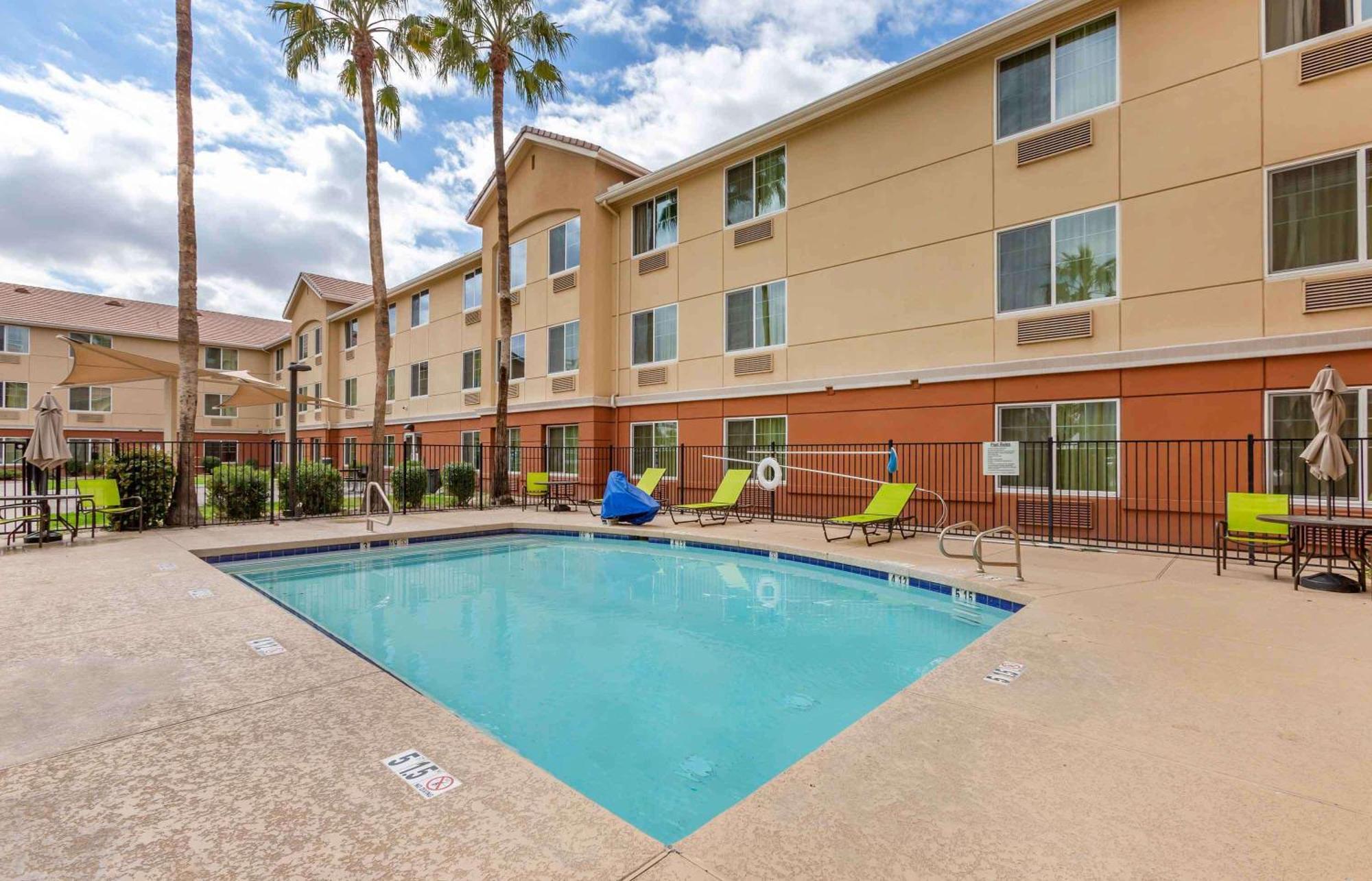 Extended Stay America Suites - Phoenix - Midtown מראה חיצוני תמונה
